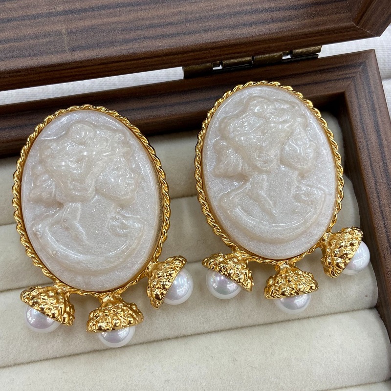 Women'S Accessories Jewelry Sale - Witte reliëf sculptuur parel oorbel dames