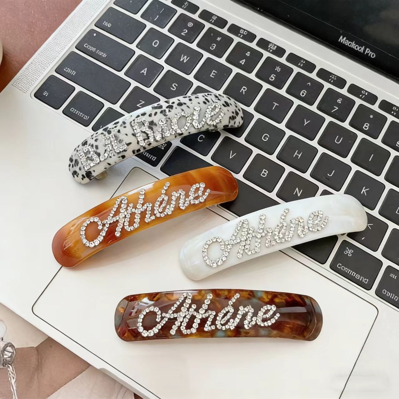 Aangepaste Engelse naamletter  - Women Accessories Name In English recensie en prijs