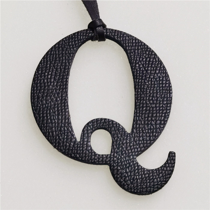 Engelse Letter Q Alfabet Koeie - Women Accessories Name In English recensie en prijs