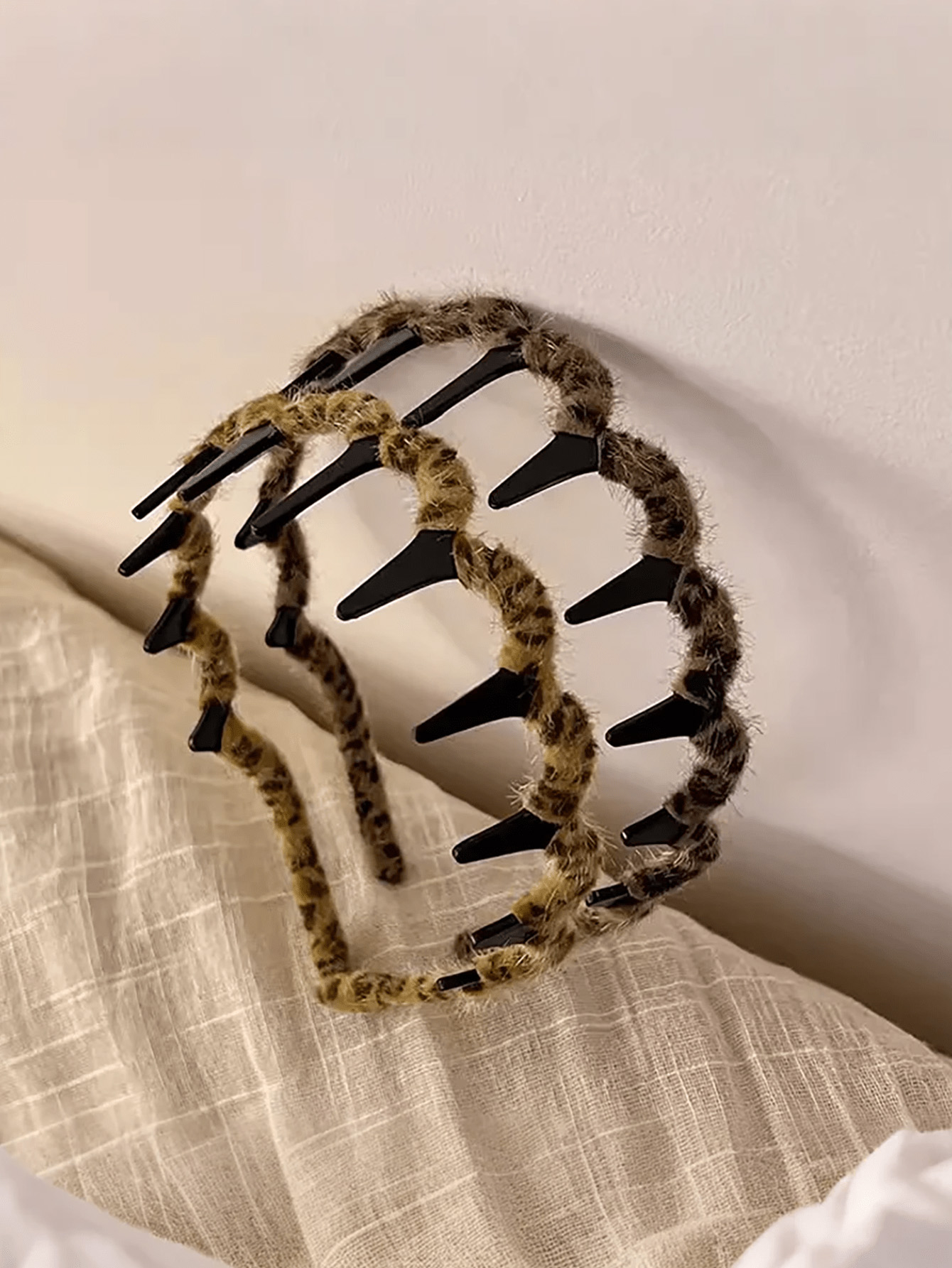Golvende hoofdband met luipaar - Women Accessories Shop Design recensie en prijs