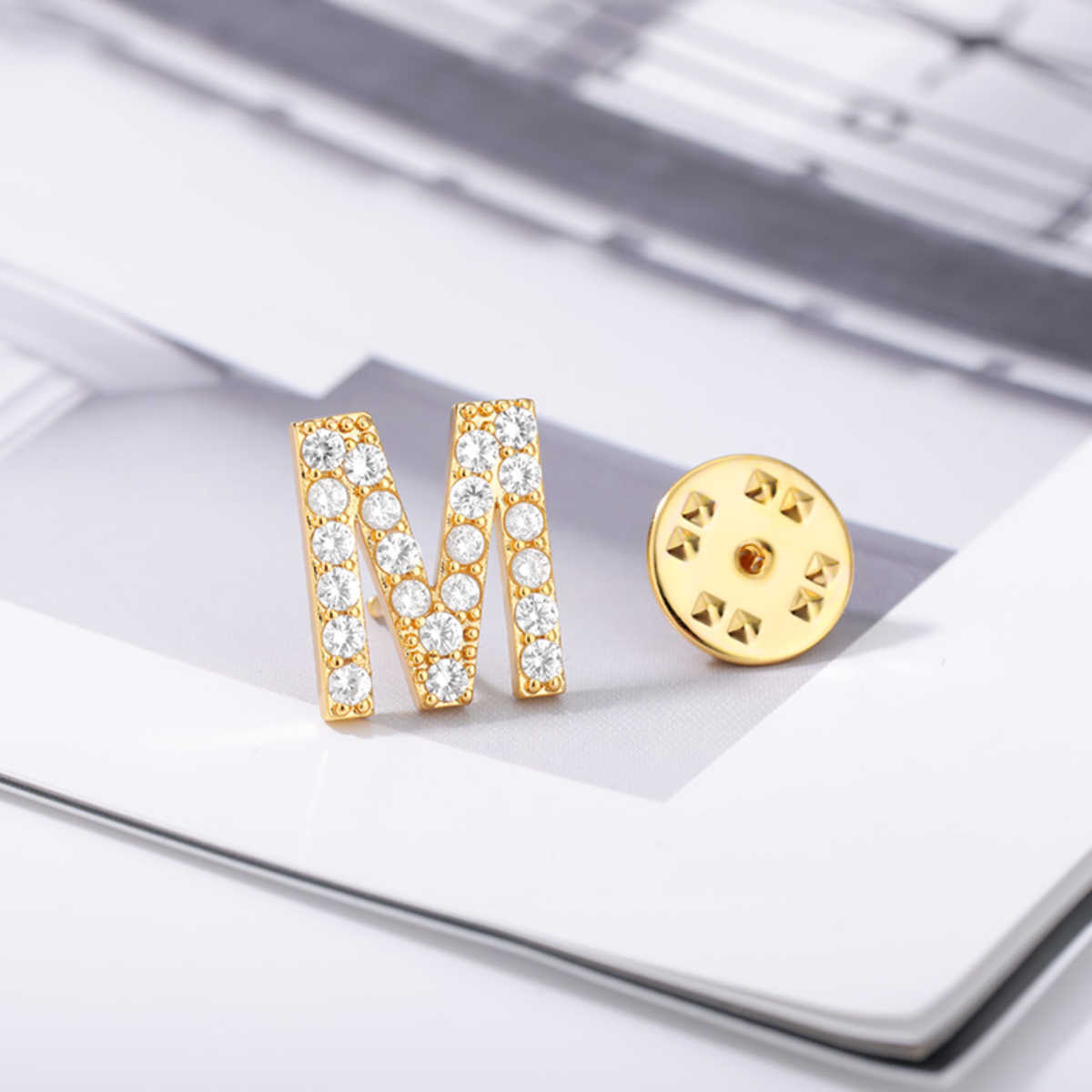 Glanzend Zirkoon Letter Broche - Women Accessories Name In English recensie en prijs