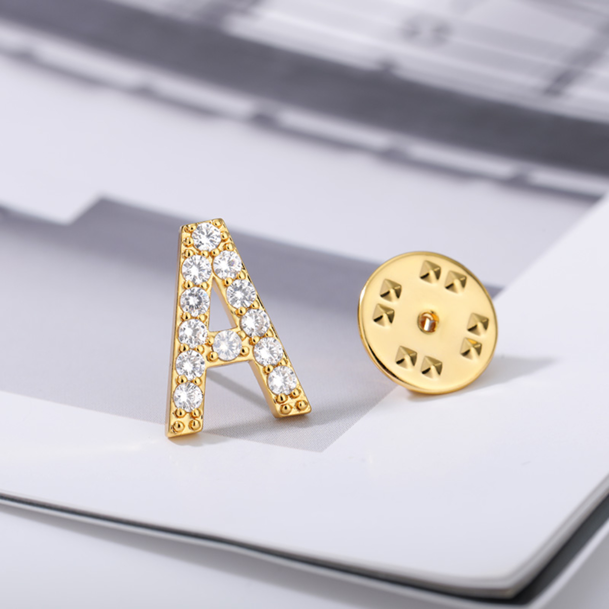 Glanzend Zirkoon Letter Broche - Women Accessories Name In English recensie en prijs